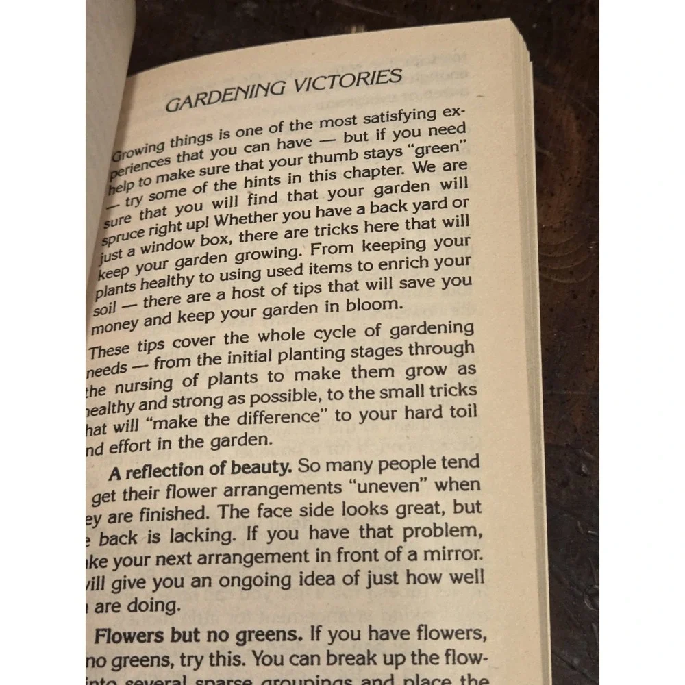 Helpful Household Hints Volume cr1983 Betty-Anne Hastings Paperback Cookbook